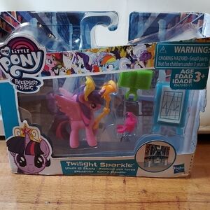 Twilight Sparkle Loves to Study My Little Pony Set